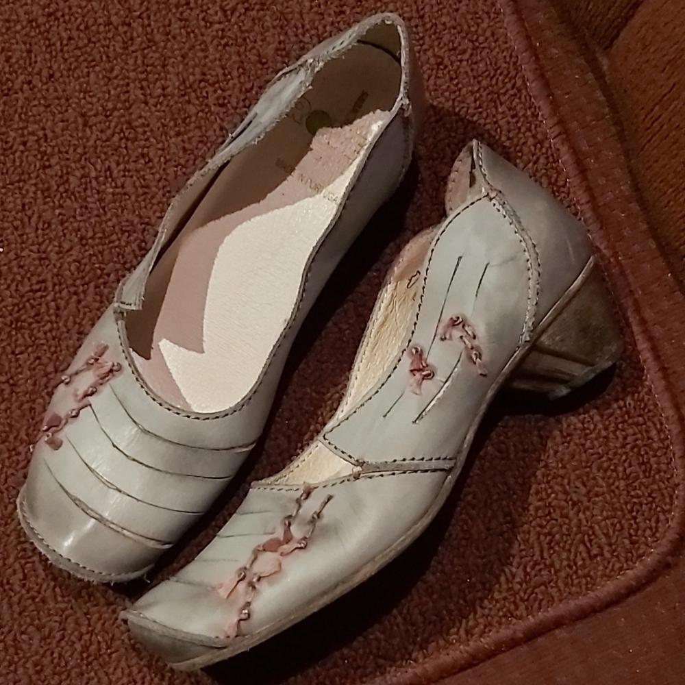 Rovers unique healed leather loafer
